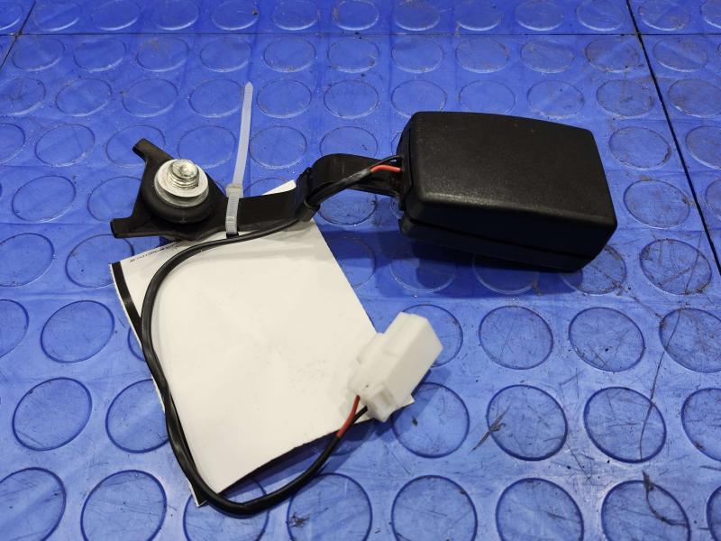 2011 Maserati Quattroporte Rear Seat Belt