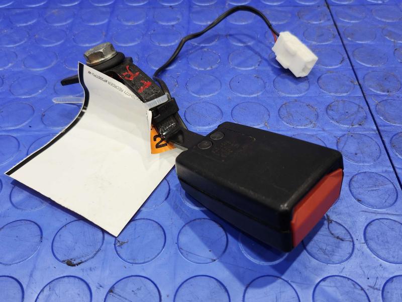 2011 Maserati Quattroporte Rear Seat Belt