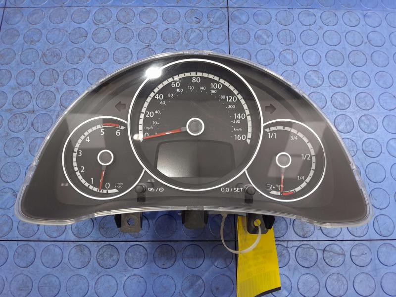 2013 Volkswagen Beetle Speedometer