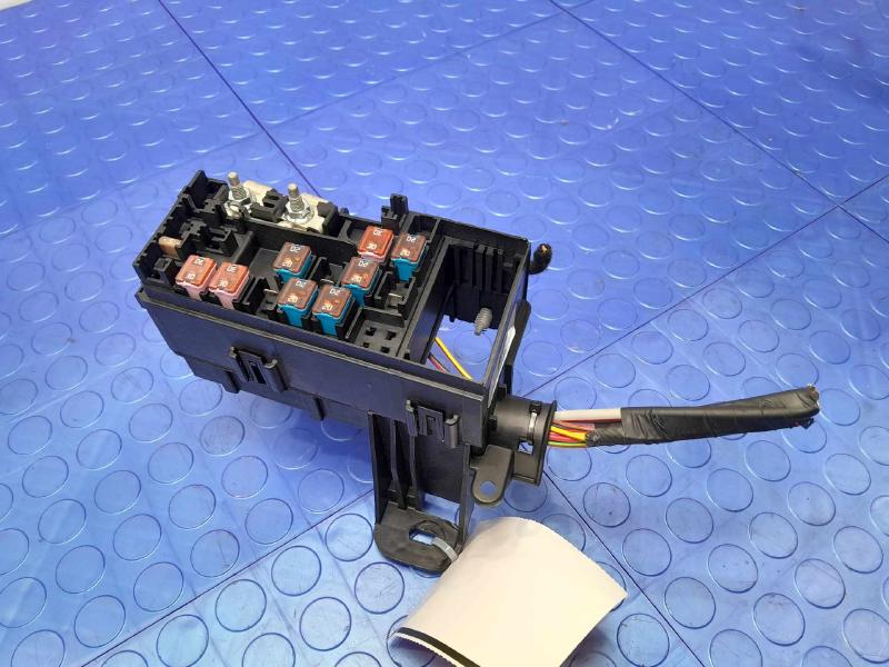 2017 Lincoln MKC 2.0L Engine Fuse Box Relay Junction Block OEM GJ7Z14290K