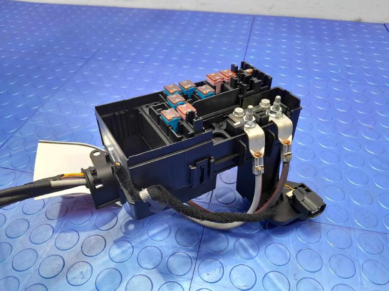 2017 Lincoln MKC 2.0L Engine Fuse Box Relay Junction Block OEM GJ7Z14290K