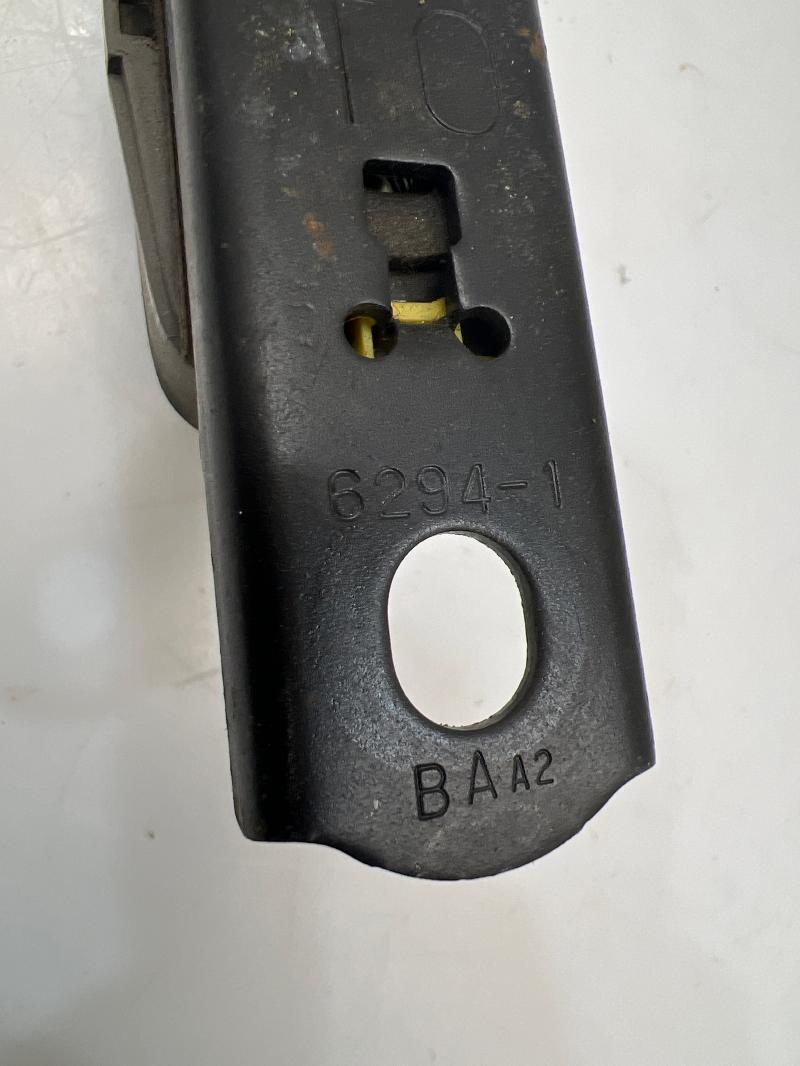 2000 2001 Nissan Xterra Front Seat Belt Height Adjuster Left or Right OEM 878247Z001