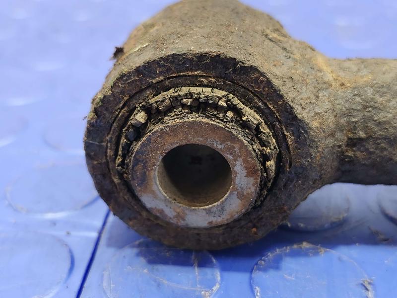 2003 Toyota 4Runner Lower Control Arm Rr