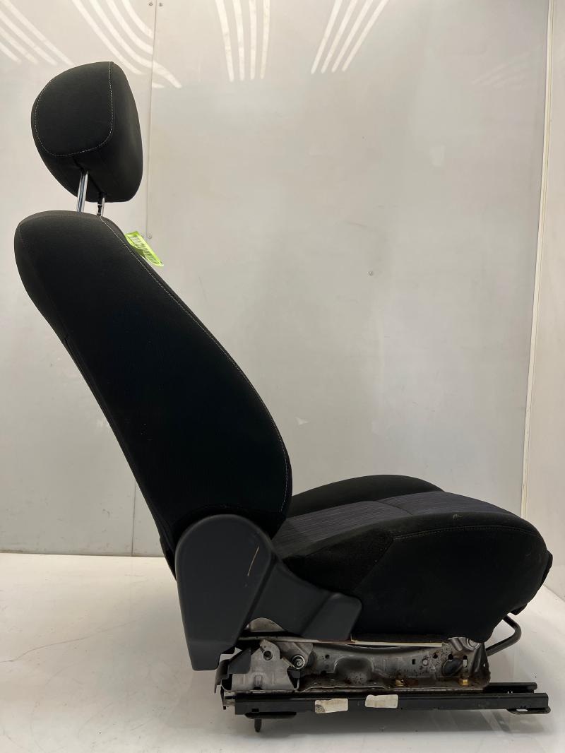 2019 Nissan Sentra Front Seat