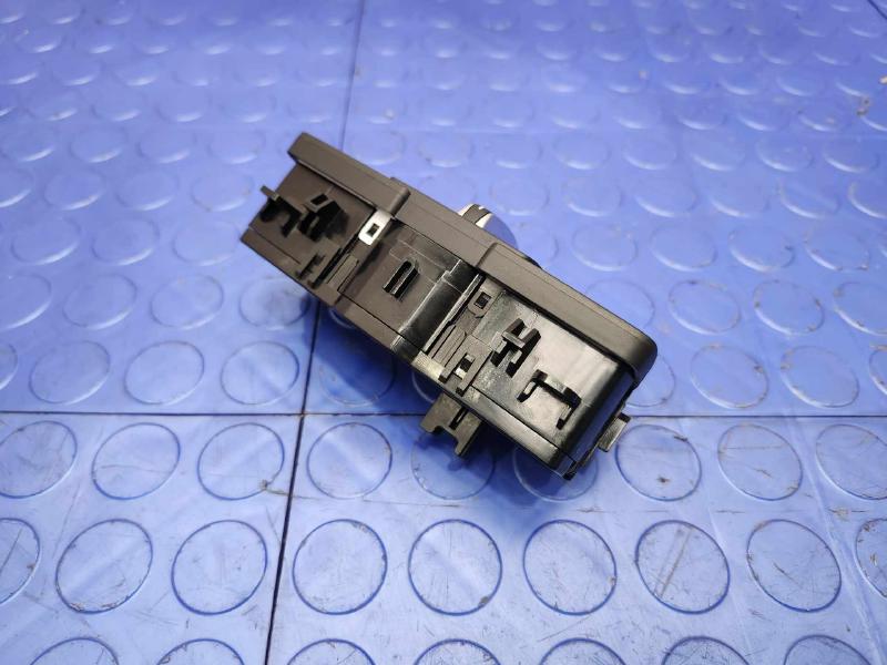 2014 BMW 228i Headlight Switch (Dash Mtd)