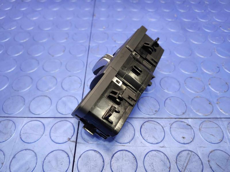 2014 BMW 228i Headlight Switch (Dash Mtd)