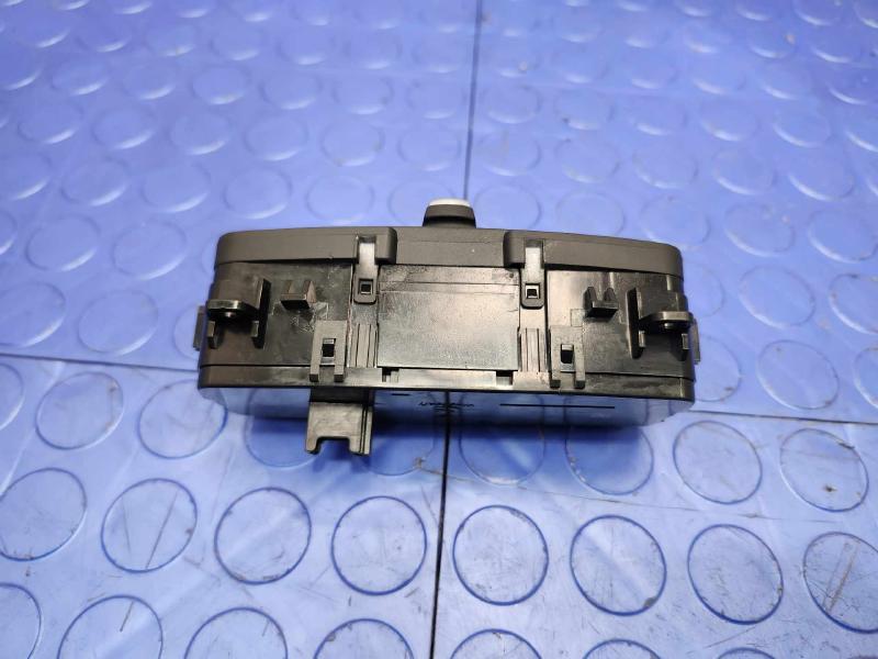 2014 BMW 228i Headlight Switch (Dash Mtd)
