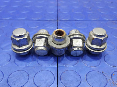 2016 Toyota Prius Lug Nuts