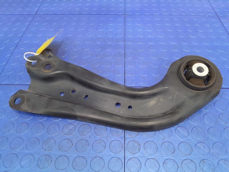 2020-2023 Toyota Corolla Rear Lower Trailing Arm RH Passenger Side OEM 4876047010