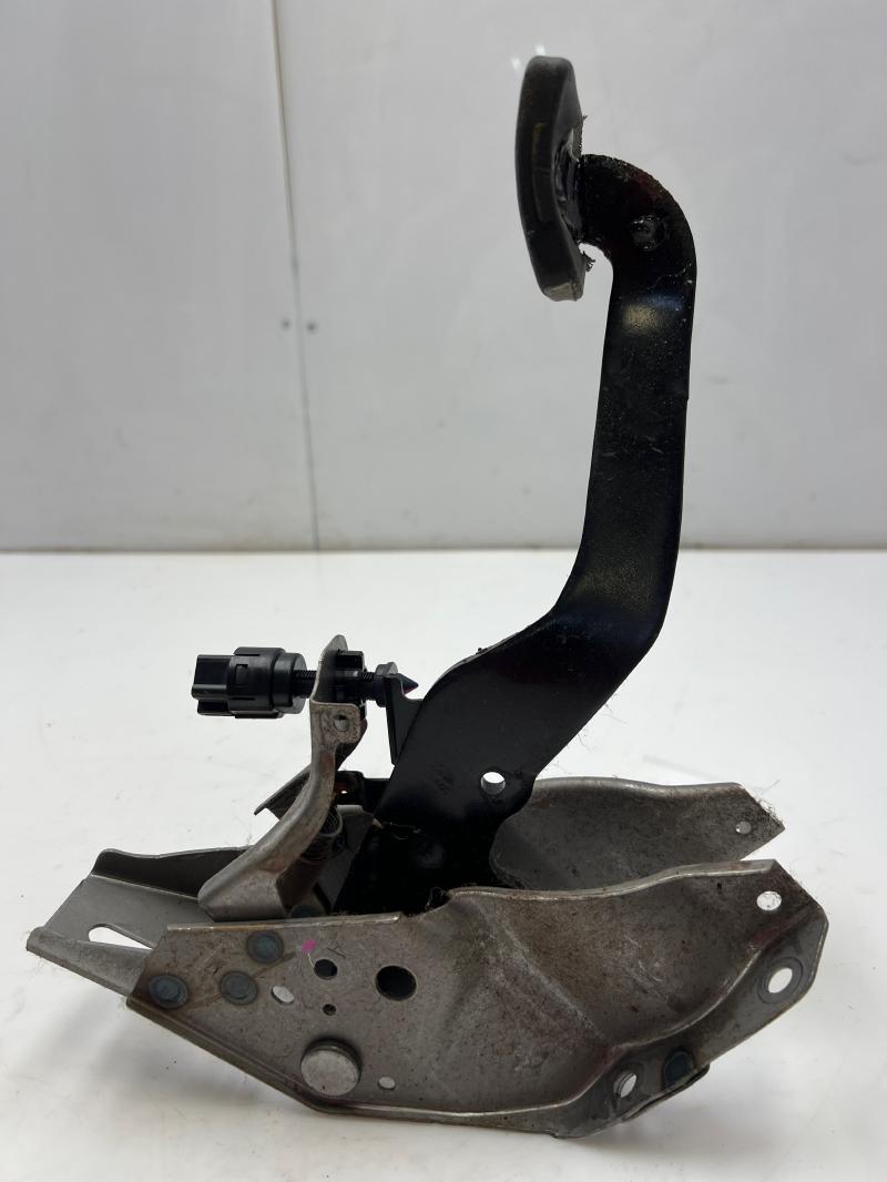 2006 - 2011 Honda Civic Brake Pedal Assembly OEM 46600-SNE-A81