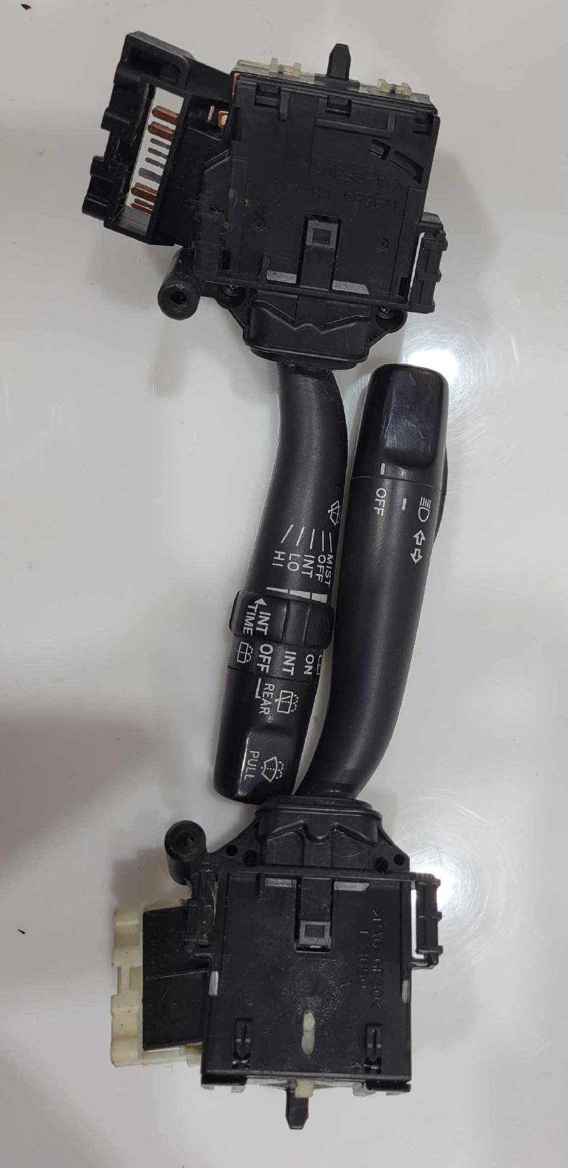 2001 - 2003 Toyota Highlander Turn Signal Headlamp Wiper Switch Assembly w/o Fogs OEM 8465208031 8414020670