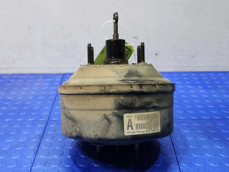 2003-2004 Lincoln Towncar Power Brake Booster Servo Genuine OEM 3W13-2B195-AG
