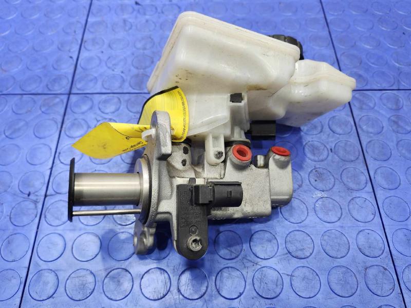 2019 Volkswagen Jetta Brake Master Cylinder Assembly Genuine OEM 5QM614019C