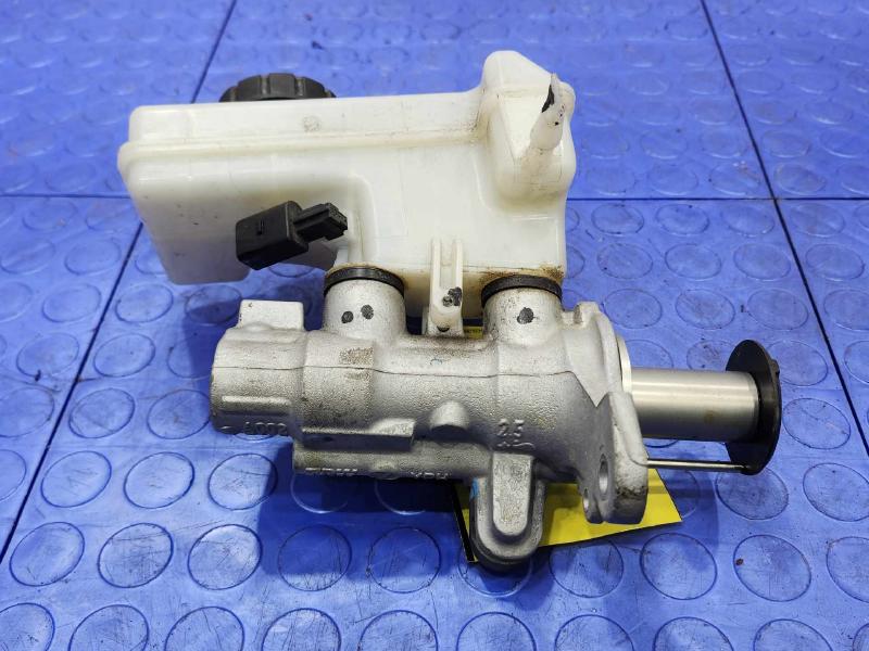 2019 Volkswagen Jetta Brake Master Cylinder Assembly Genuine OEM 5QM614019C