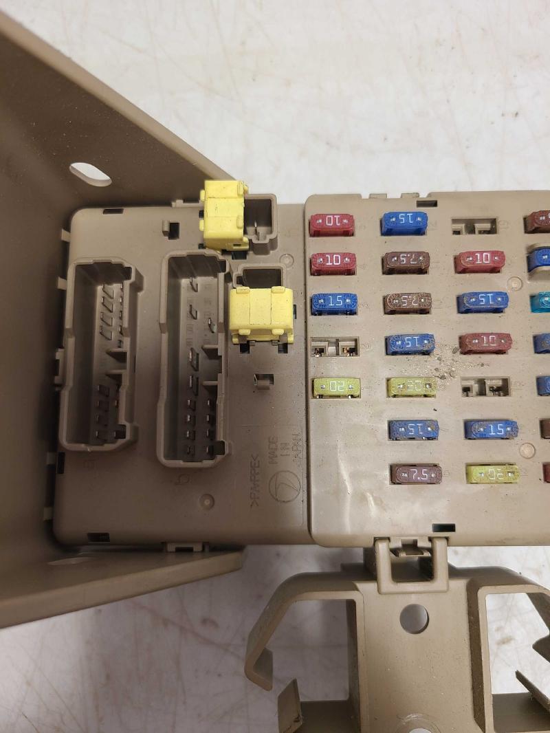 2009 - 2013 Subaru Forester Cabin Fuse Box Juntion Block OEM 82201FG010