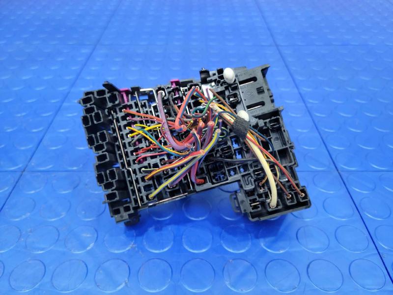 2015-2020 Audi A3 Cabin Fuse Box Relay Junction Block OEM 5Q0937615C