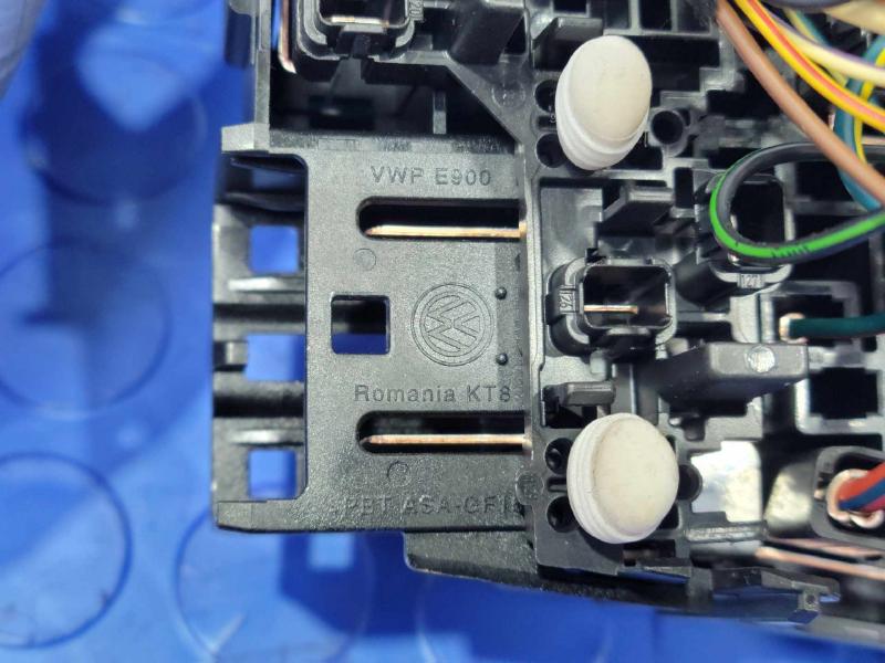 2015-2020 Audi A3 Cabin Fuse Box Relay Junction Block OEM 5Q0937615C