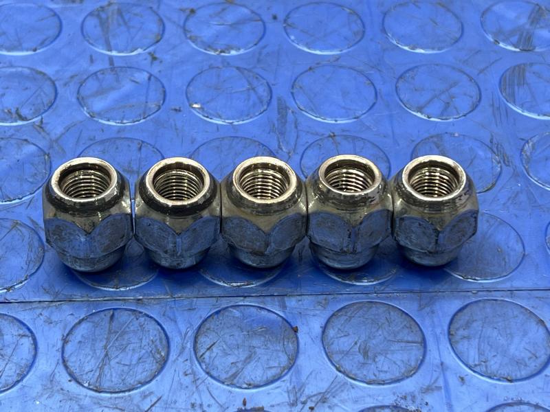 2020 Nissan Altima Lug Nuts