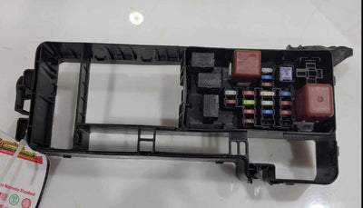 2001 - 2003 Toyota Highlander Engine Fuse Box Relay Junction Block OEM 8272048020