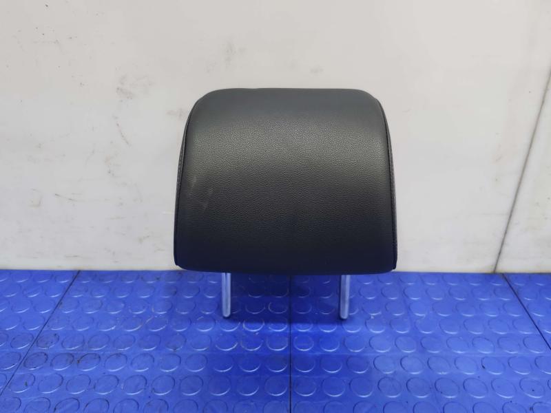 2020 Volkswagen Passat Headrest