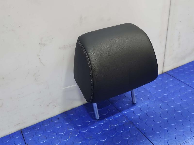 2020 Volkswagen Passat Headrest
