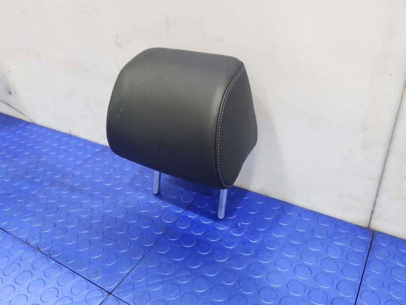 2020 Volkswagen Passat Headrest