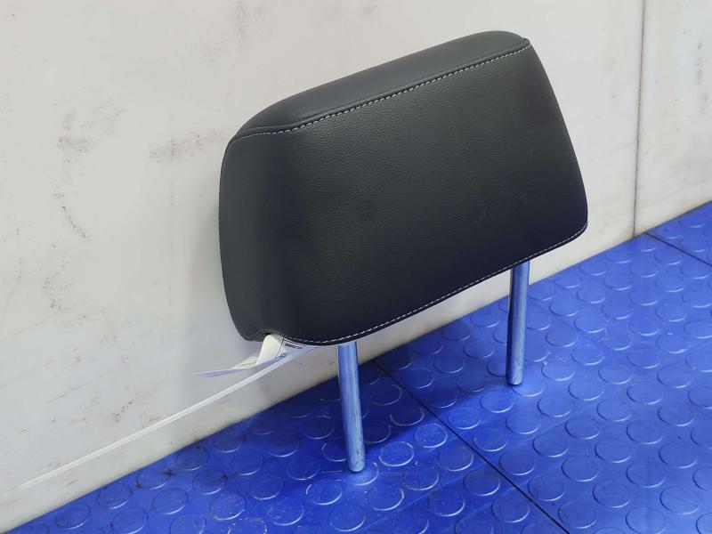 2020 Volkswagen Passat Headrest