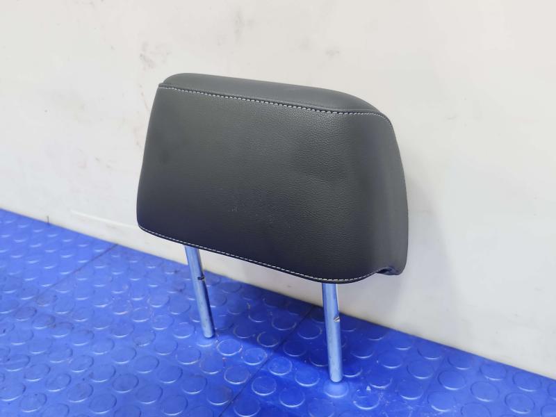 2020 Volkswagen Passat Headrest