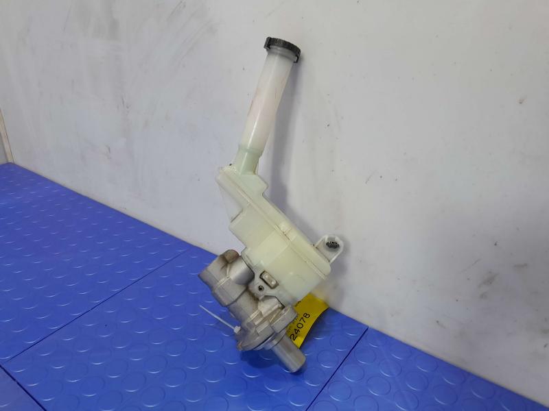 2011-2017 Nissan Juke Brake Master Cylinder Assembly Genuine OEM D60101KD1A