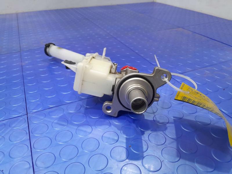 2011-2017 Nissan Juke Brake Master Cylinder Assembly Genuine OEM D60101KD1A
