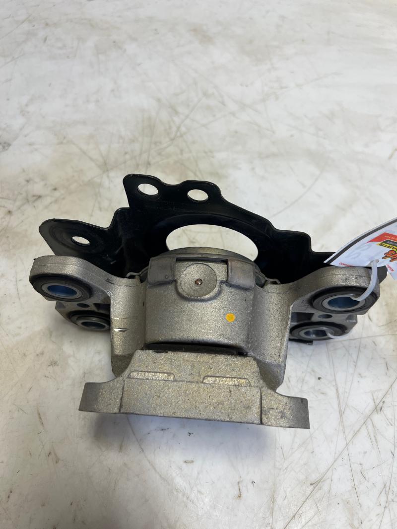 2015 Volvo XC60 Transmission Mount