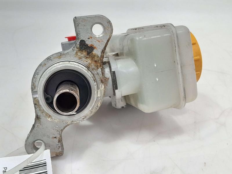 2005 - 2009 Subaru Outback Brake Master Cylinder w/o VSC ONLY OEM 26401AG010