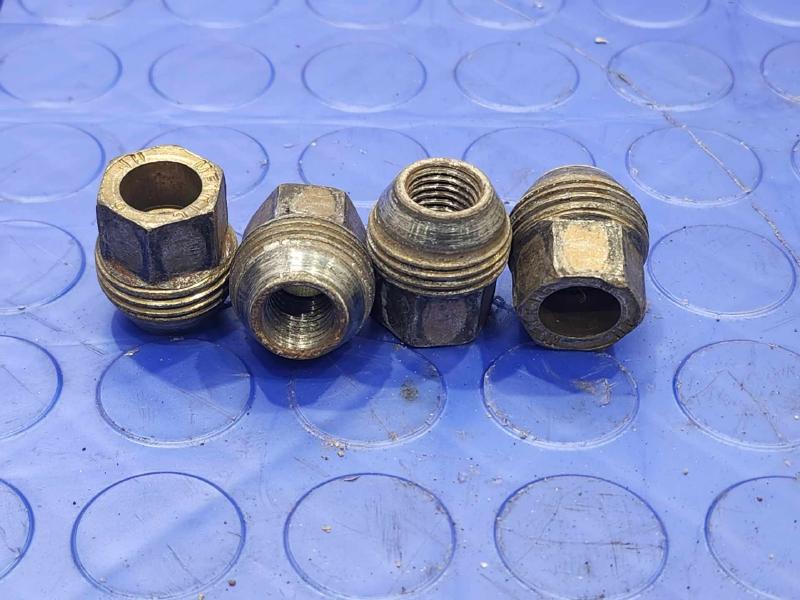 1985 Chevrolet Corvette Lug Nuts