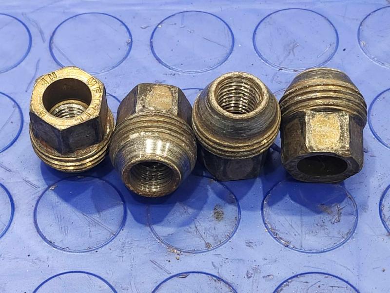 1985 Chevrolet Corvette Lug Nuts