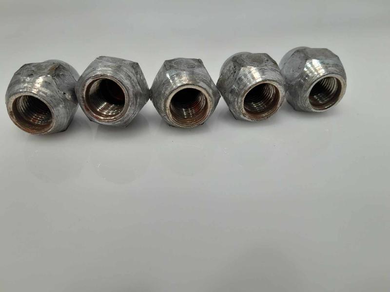 2015 Nissan Pathfinder Lug Nuts