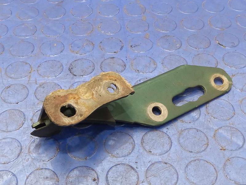 1999-2001 Honda CR-V Hood Hinge Right Passenger Side OEM 60120ST0000ZZ,RH
