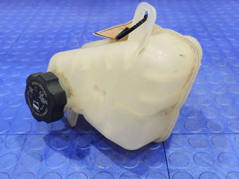 2009 Chevrolet Malibu Coolant Recovery Bottle