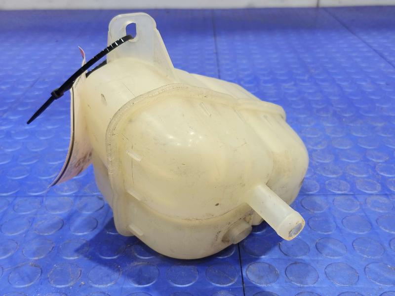 2009 Chevrolet Malibu Coolant Recovery Bottle