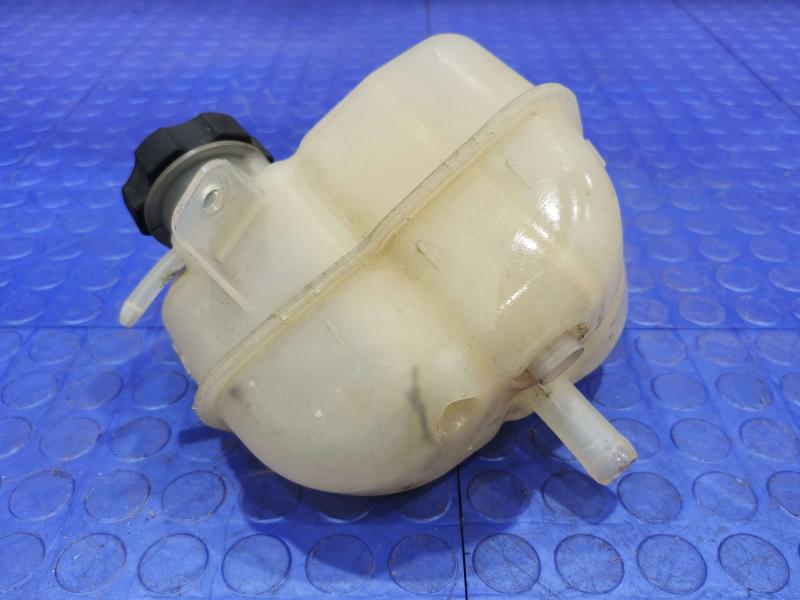 2009 Chevrolet Malibu Coolant Recovery Bottle