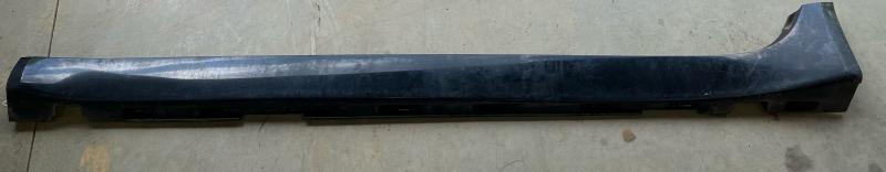 2011 Jaguar XF Rocker Moulding