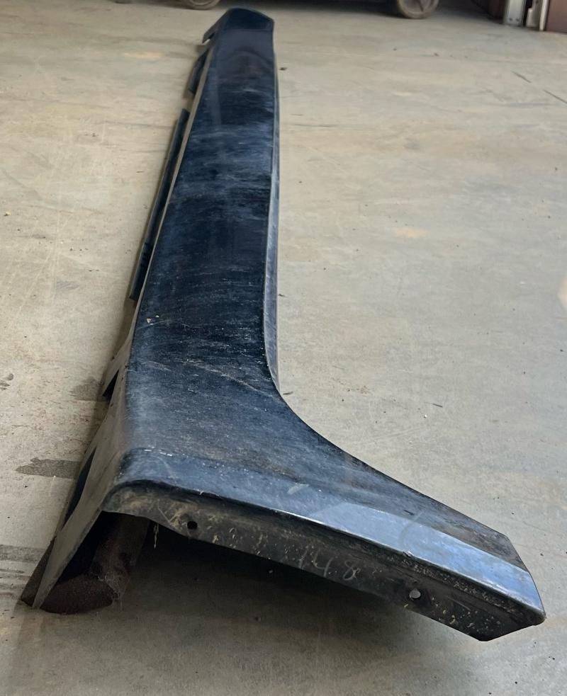 2011 Jaguar XF Rocker Moulding