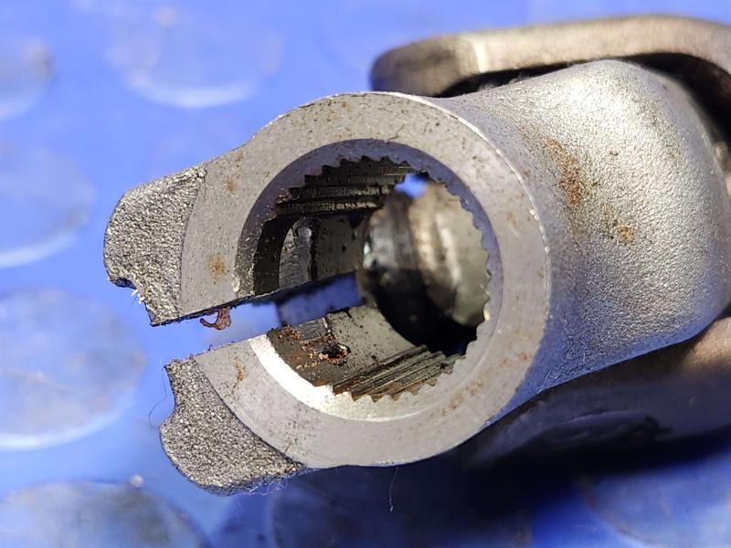 2015-2021 Kia Sedona Lower Steering Shaft Joint Assembly OEM 56400A9000