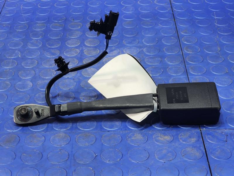 2018 Buick Regal Front Seat Belt
