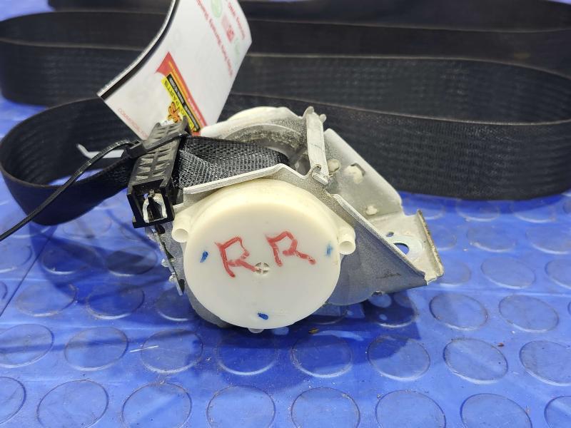 2015 Chrysler 200 Rear Seat Belt