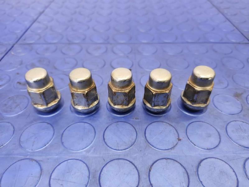 2014 Ford Fusion Lug Nuts