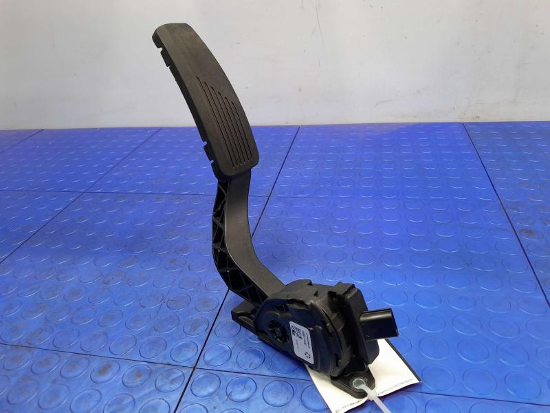 2017-2024 Maserati Ghibli Accelerator Pedal Assembly Genuine OEM 04861714AF