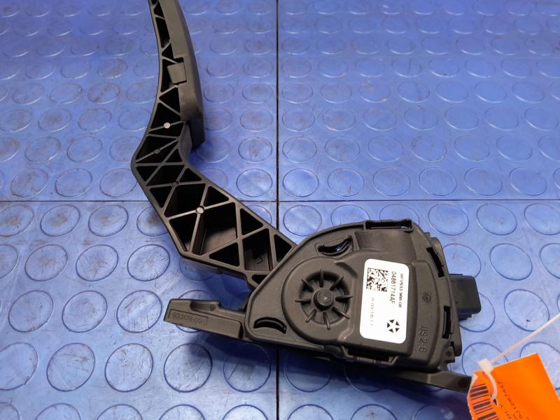 2017-2024 Maserati Ghibli Accelerator Pedal Assembly Genuine OEM 04861714AF