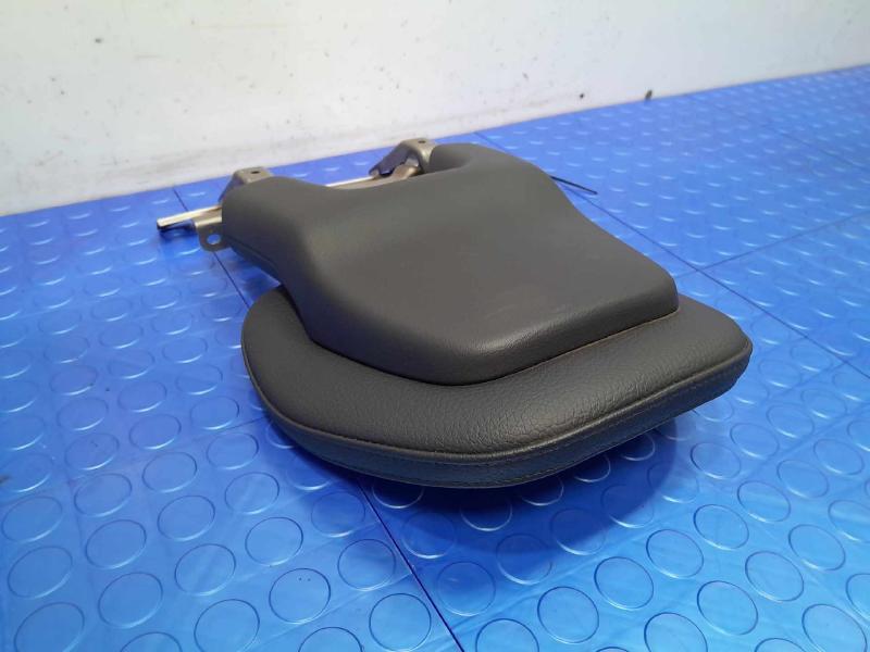 2018 Volvo S90 Headrest