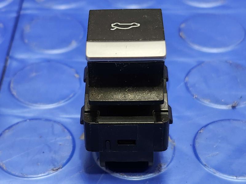 2017-2025 Audi A4 Trunk Relase Switch Genuine OEM Part 4M0959831A5PR