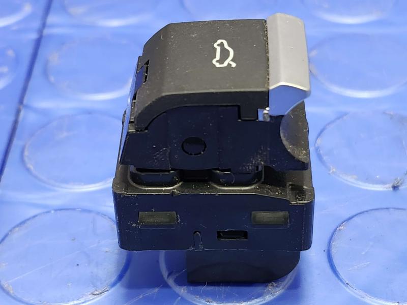2017-2025 Audi A4 Trunk Relase Switch Genuine OEM Part 4M0959831A5PR
